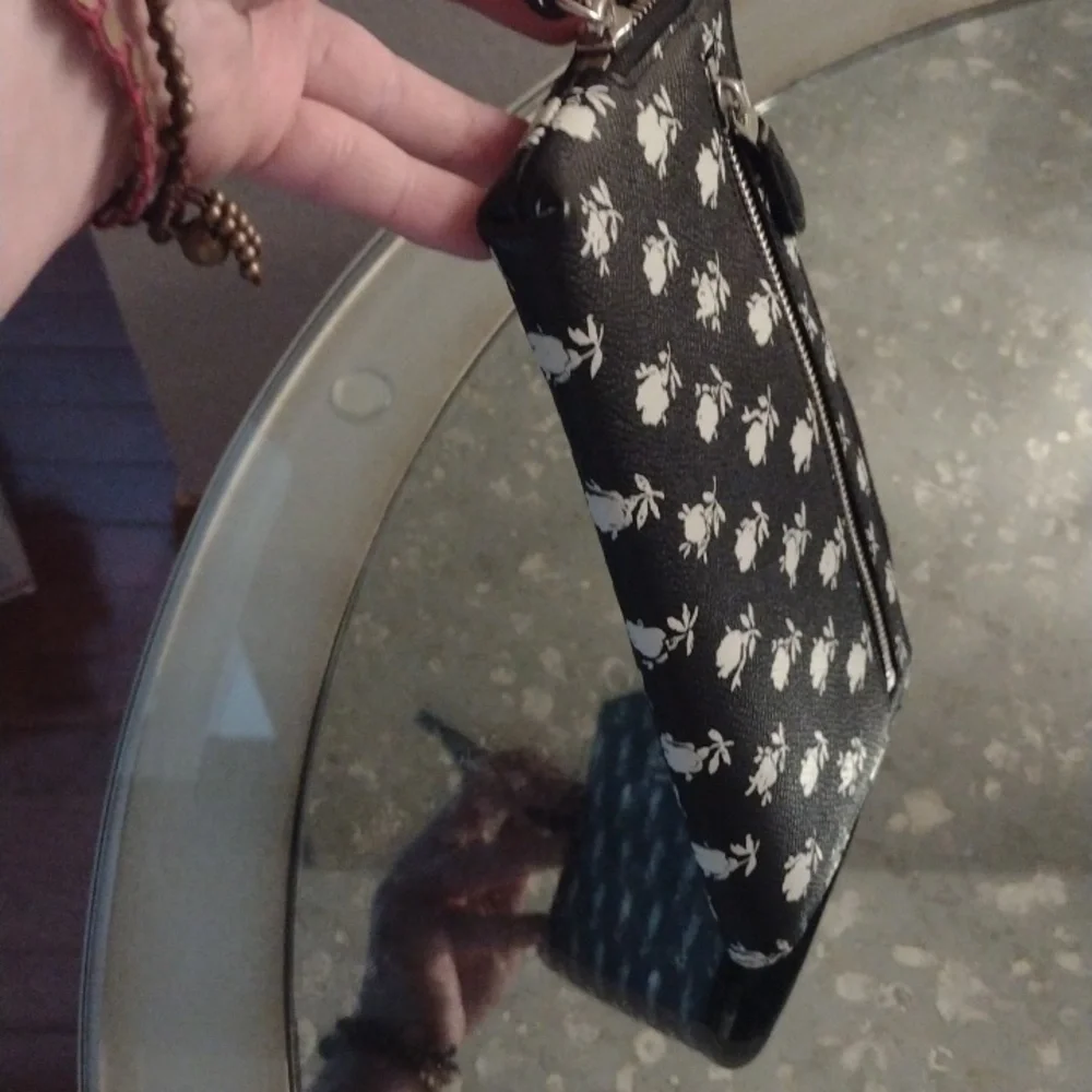 Wristlet - Picture 4 of 7